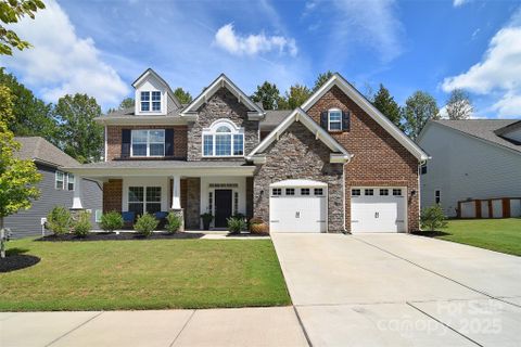 7207 Glenroe Drive sold home in Farrington, Huntersville, NC