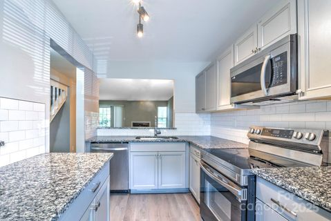 6129 Windsor Gate Lane