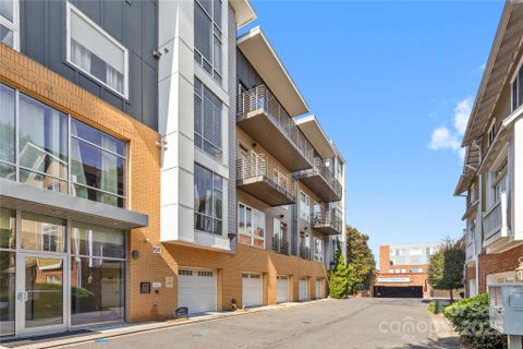 300 Magnolia Avenue