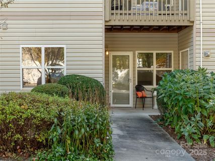 702 Carlyle Way sold home in Carlyle Condominiums, Asheville, NC
