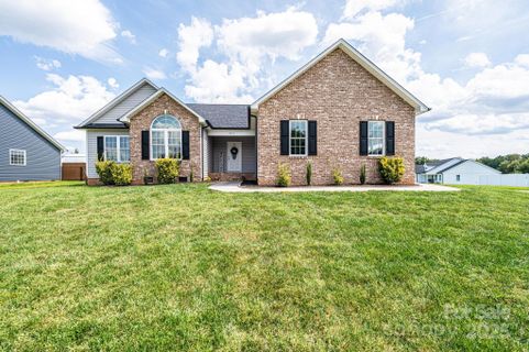207 S 5th Avenue sold home in Temple Heights, Maiden, NC