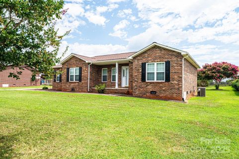 3808 River Road sold home in Melrose Place, Hickory, NC