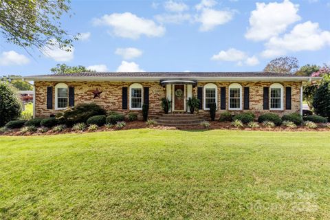 2413 Essen Lane sold home in Rhyneland Park, Gastonia, NC