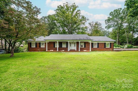 960 16th Avenue Place sold home in Forest Park, Hickory, NC