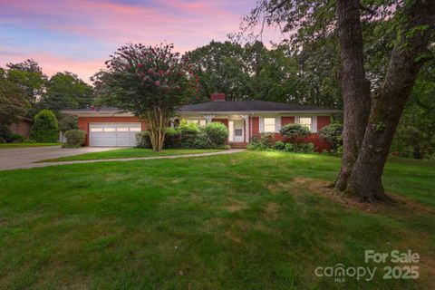 921 Confederate Avenue sold home in Country Club, Salisbury, NC