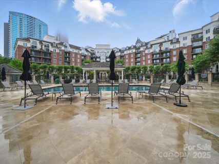 300 W 5th Street