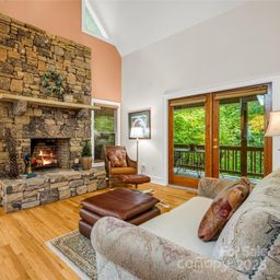 142 Winterview Trail