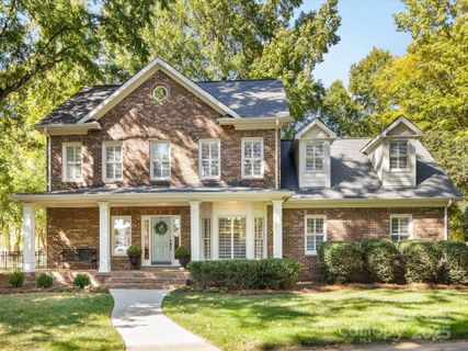 608 Olde Cotswold Court