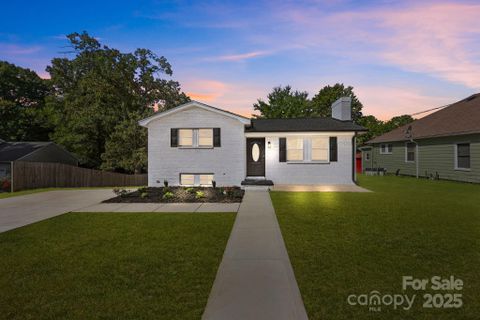 321 W 14th Street sold home in Hamilton Heights, Salisbury, NC