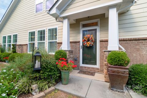 3720 Highland Castle Way sold home in Glenmore, Charlotte, NC