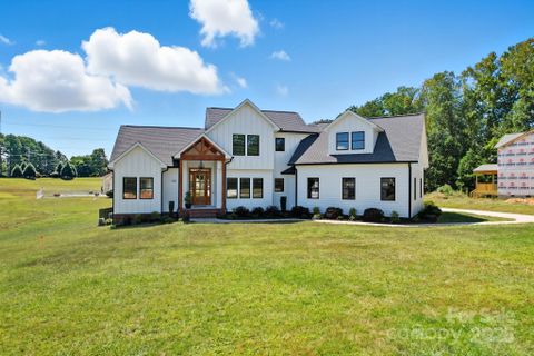 604 Muirfield Drive