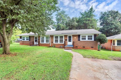 4707 Americana Avenue sold home in Lake Plaza, Charlotte, NC
