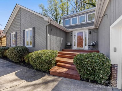 3489 Lake Shore Road
