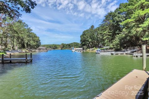 109 Lynn Cove Lane sold home in Morgan Landing, Mooresville, NC