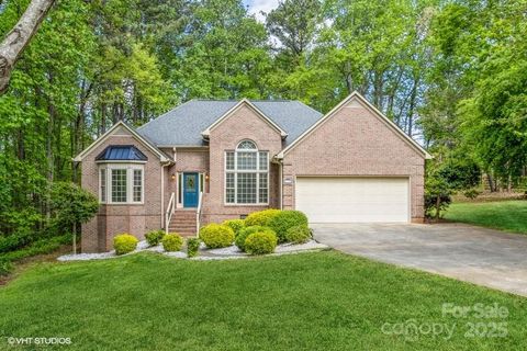 122 Woodstork Cove Road sold home in Harbor View, Mooresville, NC