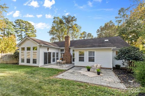 3705 Armitage Drive sold home in Winchester, Charlotte, NC