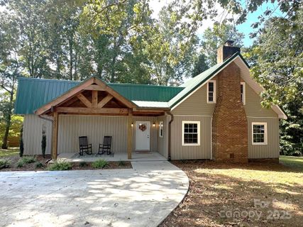 1921 Woodridge Drive sold home in Woodridge, Hickory, NC