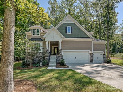 13013 Cinnamon Fern Lane sold home in The Estates At Arlington Woods, Mint Hill, NC