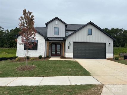 527 Tonka Path