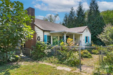 392 Old Hendersonville Highway sold home in Jordan Terrace, Brevard, NC