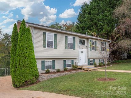 37 Sydney Lane sold home in Windy Hill Farms, Asheville, NC