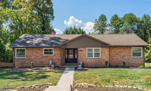 393 10th Street Drive sold home in Hillcrest, Hickory, NC