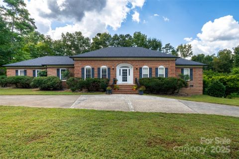 124 Windsor Greene Drive