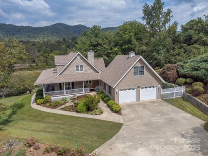 26 Horseshoe Trail sold home in Horseshoe Ridge, Barnardsville, NC