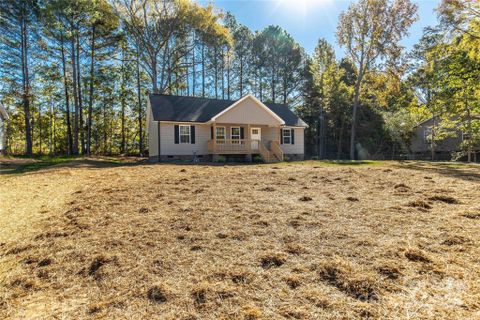 1369 Mack Drive sold home in Timbercrest, Mcconnells, SC