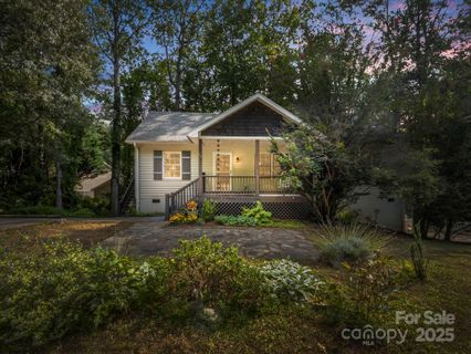 26 Grove Garden Avenue sold home in Biltmore Grove, Candler, NC