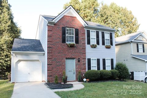 3813 Brookchase Lane sold home in Windsor Forest, Charlotte, NC