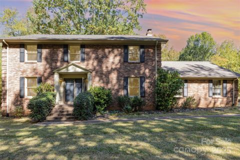 4529 Creemore Drive active home in Rolling Acres, Charlotte, NC