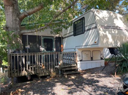 112 Deerfield Drive active home in Badin Shores Resort, New London, NC