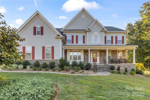 388 Cove Creek Loop pending home in Chesapeake Pointe, Mooresville, NC