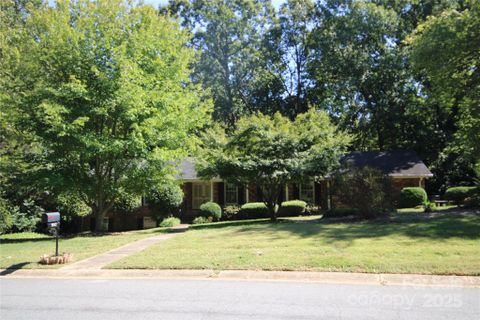 1812 Woodberry Road sold home in Woodberry Forest, Charlotte, NC
