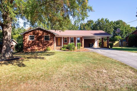 128 Greenview Drive