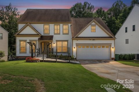 105 Lyman Oak Court pending home in Merryweather Farms, Fort Mill, SC