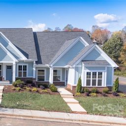 102 Ivy Court