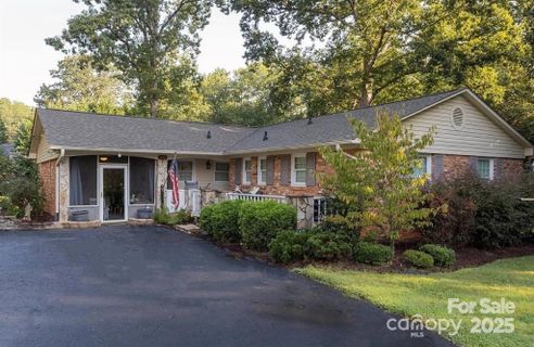 211 General Stonewall Jackson Drive