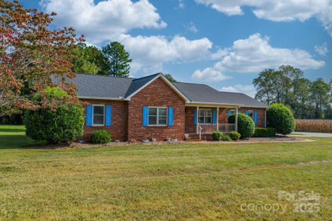 5136 Olde School Drive sold home in Olde School, Hickory, NC