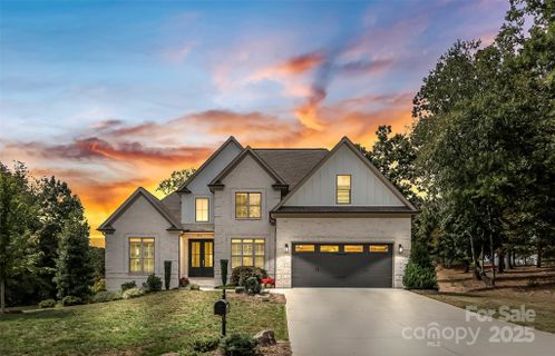 893 Players Ridge Road sold home in The Woodlands At Olivers Landing, Hickory, NC