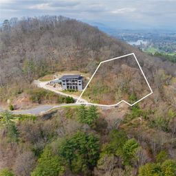 32 Grovepoint Way
