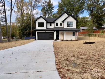 7302 Lanterntree Lane sold home in Lamplighter Village, Charlotte, NC