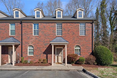 653 Camrose Circle