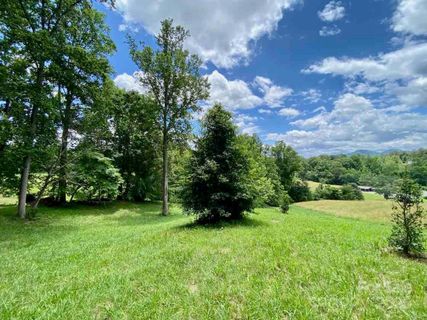 48 Sweet Fern Parkway active home in Olivette, Asheville, NC