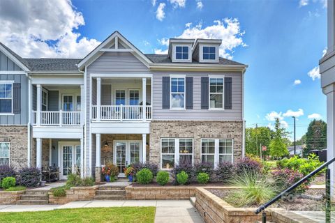 215 Junaluska Drive sold home in Davidson Walk, Davidson, NC
