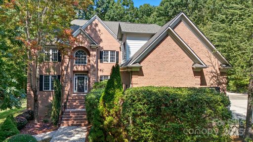 Homes in Providence Place, Weddington