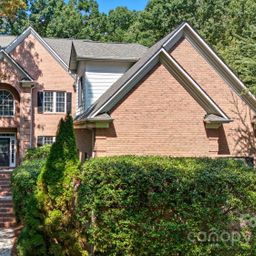 1300 Longleaf Court