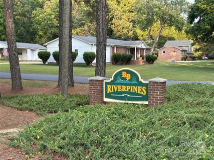 933 Kingswood Drive pending home in River Pines, Rock Hill, SC