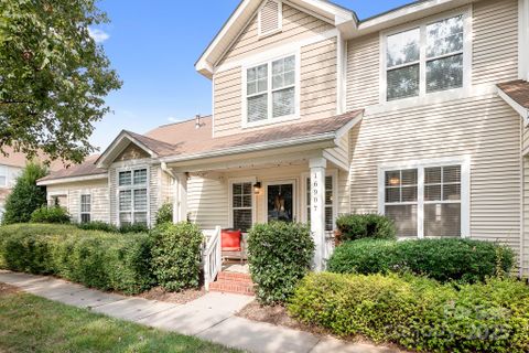 16907 Bridgeton Lane sold home in Townhomes At Birkdale Village, Huntersville, NC